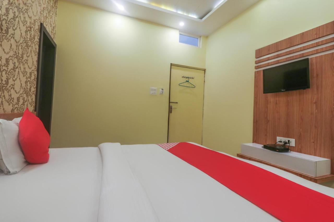Hotel Oyo 60651 Hotel Arya 3*
