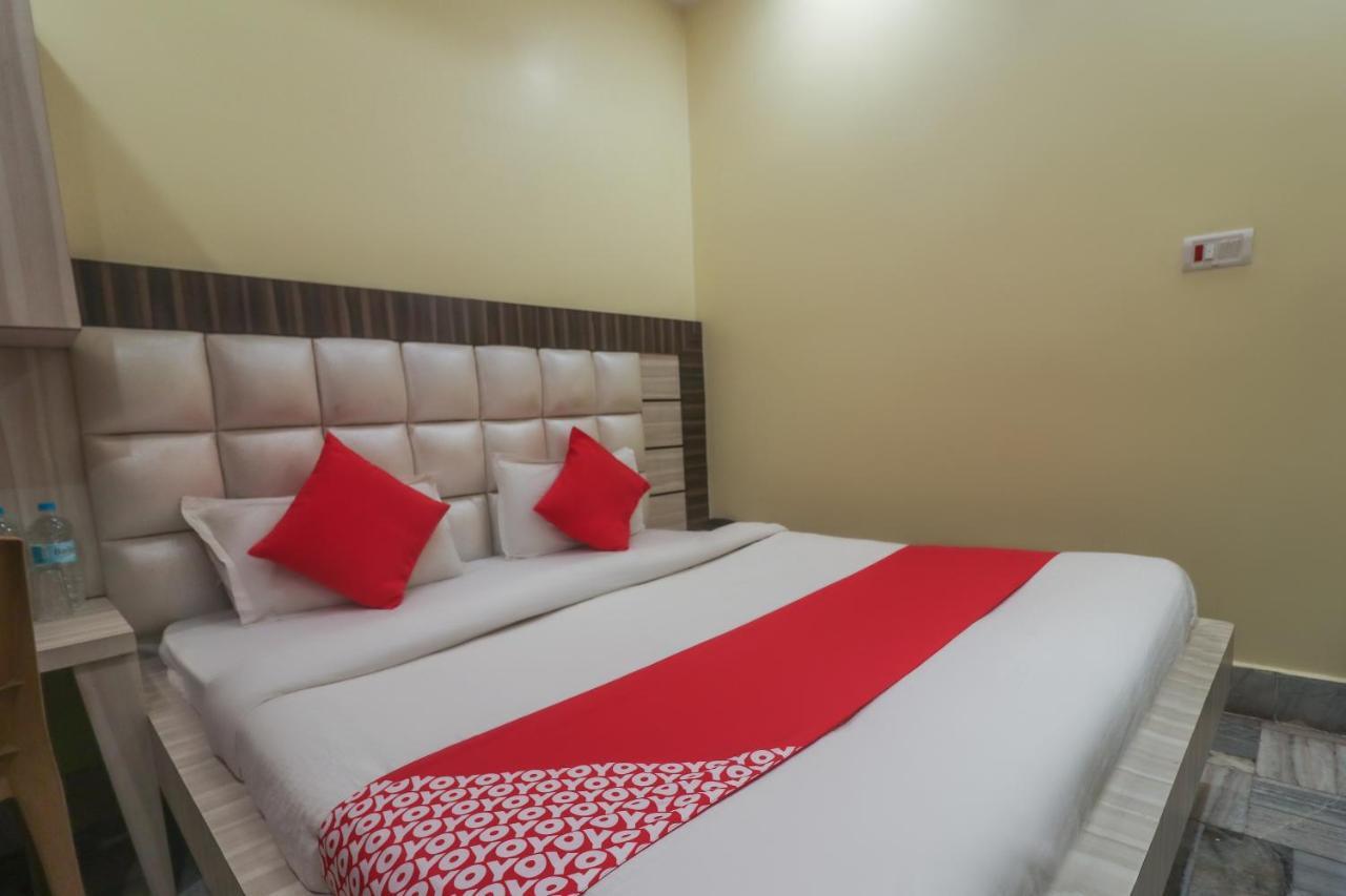 Hotel Oyo 60651 Hotel Arya