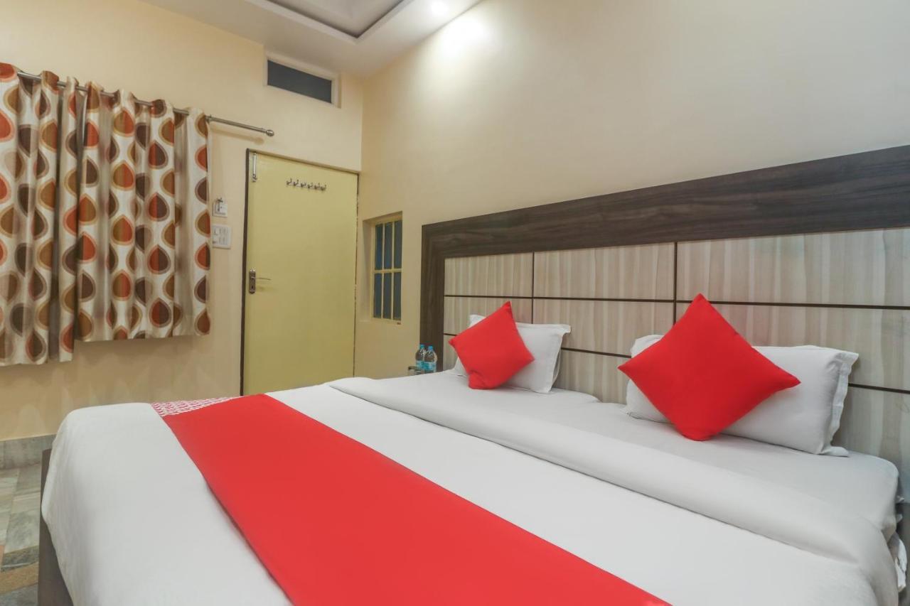 Hotel Oyo 60651 Hotel Arya Varanasi